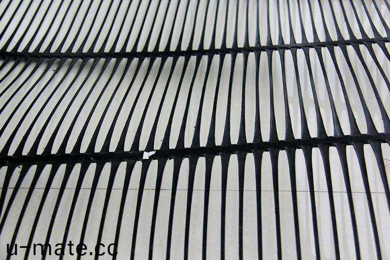 塑(su)料(liao)土(tu)工(gong)格(ge)柵(shan)